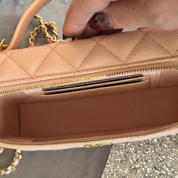 CHANEL (26P) Slim Vanity with Chain Caviar Leather fits Large IPhone - Picture 13 of 16